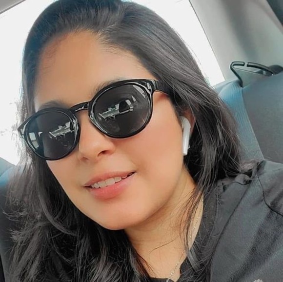 Meet your Posher, Gabriela - Picture 1 of 1